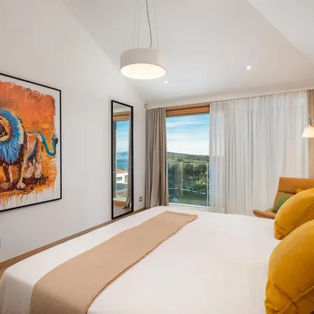 Villa Luxury Bracchia Magic Retreat Ii With Heated Pool - *