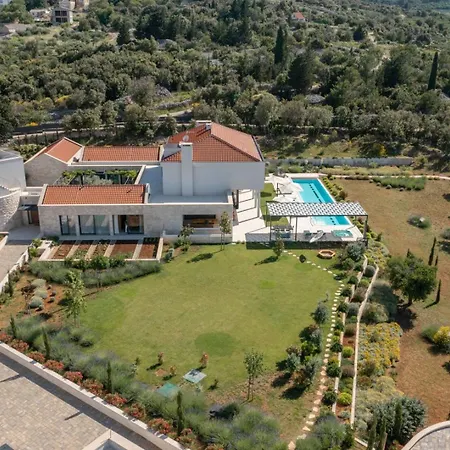 빌라 Luxury Bracchia Magic Retreat Ii With Heated Pool - Škrip